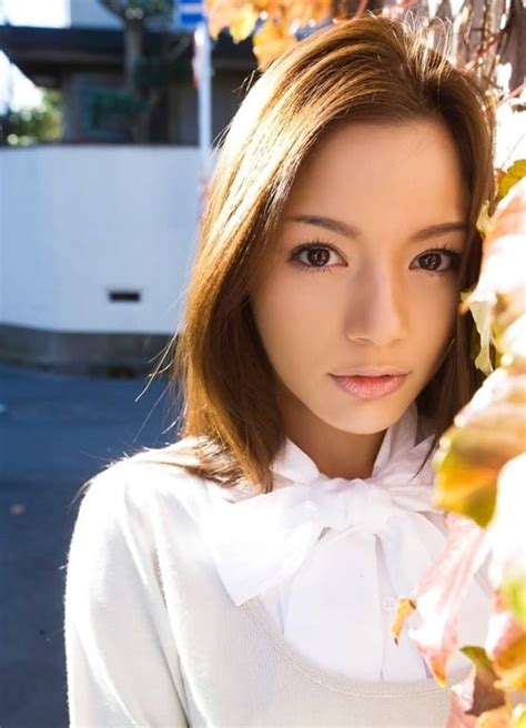 Tina Yuzuki .